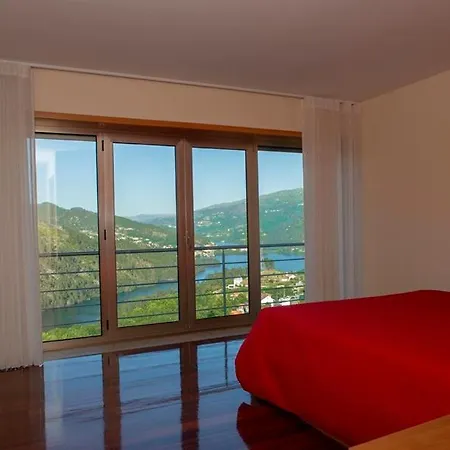Merck Gerês Villa Rio Caldo